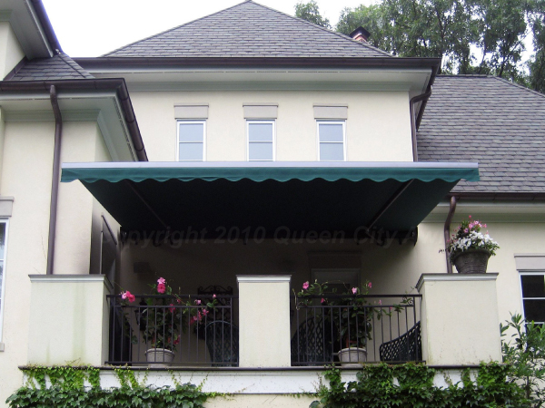 Eclipse Retractable Awning Photo